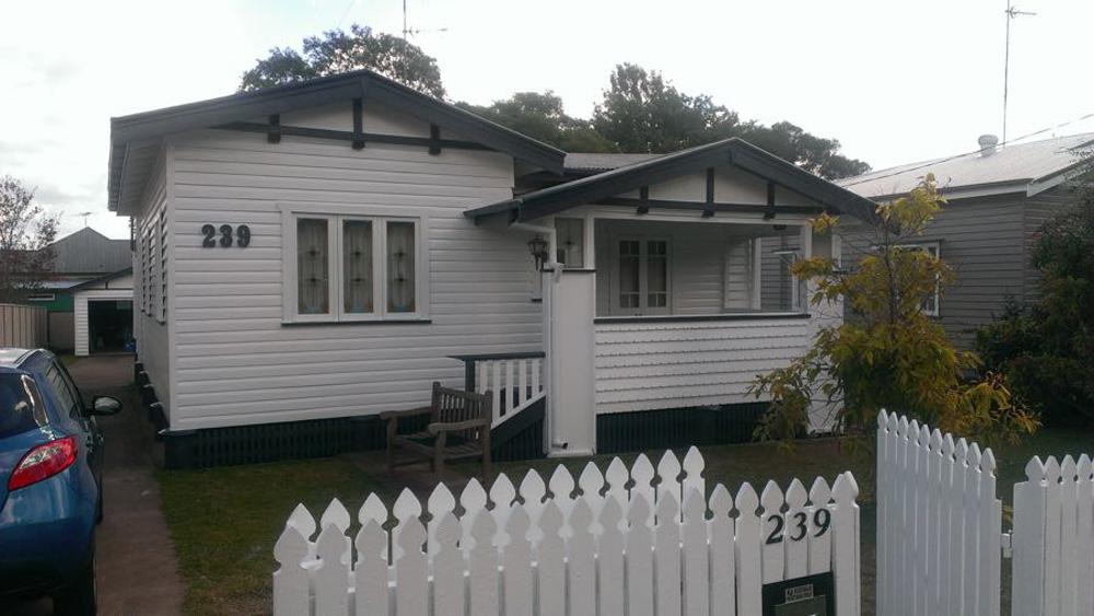 239 House Painter Toowoomba