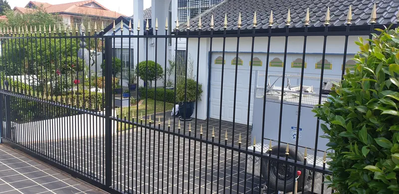 whole fence exterior house painters toowoomba whole fence exterior house painters toowoomba