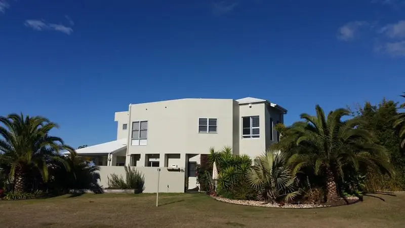 white exterior painting toowoomba white exterior painting toowoomba