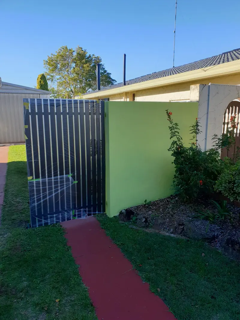 black fence exterior house painters toowoomba black fence exterior house painters toowoomba