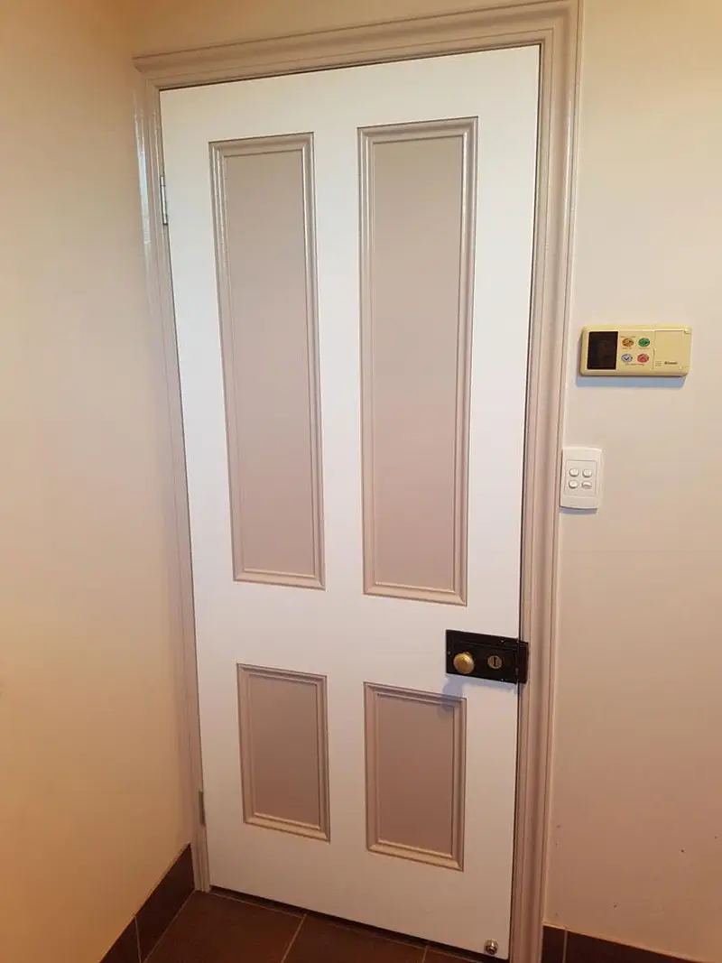 white panel door house painters toowoomba white panel door house painters toowoomba