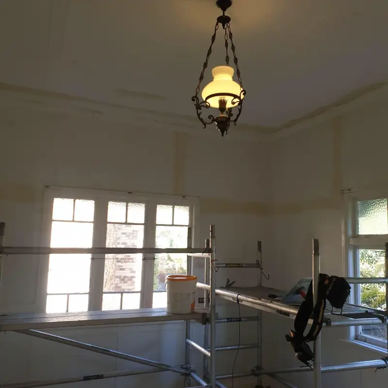 center light interior house painting toowoomba center light interior house painting toowoomba