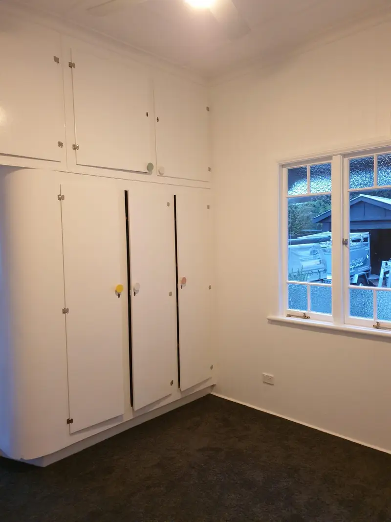 white closet house painters toowoomba white closet house painters toowoomba