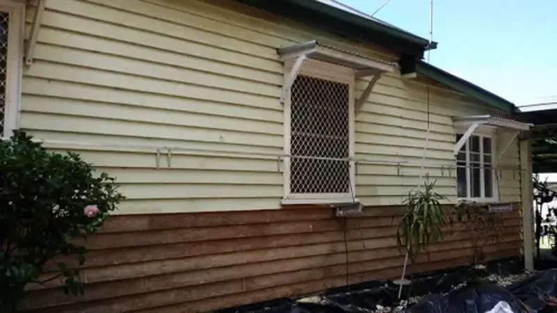 white window screen house painters toowoomba white window screen house painters toowoomba