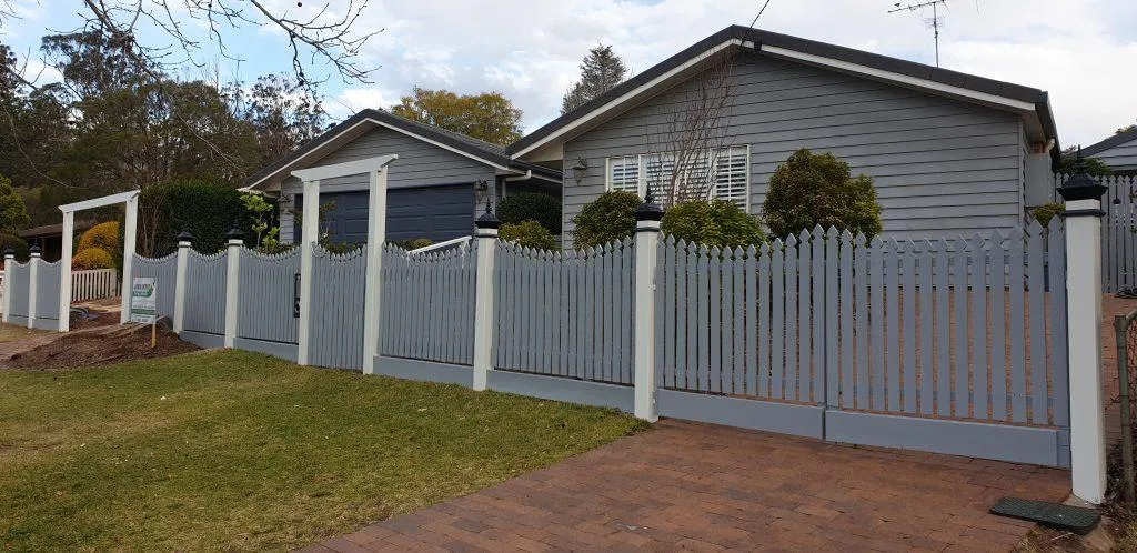 Right Side House Fence Painting Toowoomba